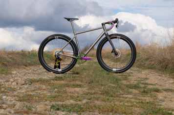 Titan-Gravelbike mit zwei Gesichtern