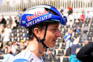 Professional cyclist Lipowitz on the podium at the Tour of Catalonia