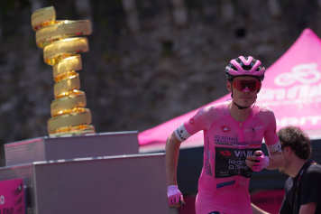 Italien-Rundfahrt - Vingegaard siegt am Berg – Giro-Triumph zum Greifen nah