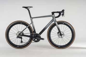 Das Rundum-sorglos-Paket im Test - Wettkampfrennräder bis 7000 Euro