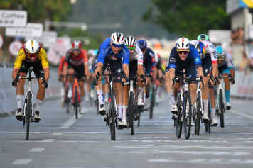 Double wehrt Lafays Angriff ab, Magnier wieder Sprintsieger