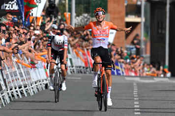 Ausreißer Laurance gewinnt mit Krämpfen im Zwölf-Prozent-Finale