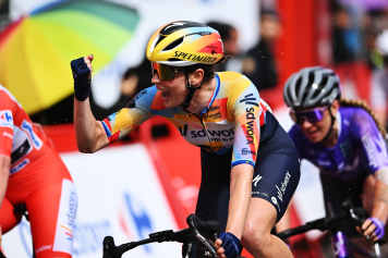 Kopecky schenkt Sieg ihrer Teamkollegin Bredewold