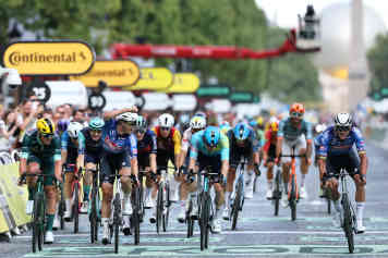 Wahnsinns-Finale in Paris: Van der Poel und Philipsen feiern Doppelsieg