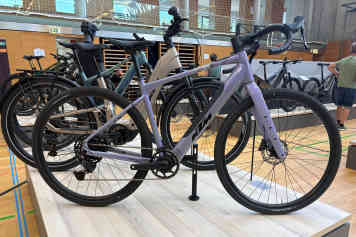 E-Gravelbike mit Bosch-Nabenmotor für 2499 € - der Check