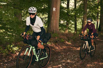 Alu-Gravelbike mit (verstecktem) Motor