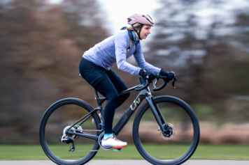 Wie fährt sich ein Rennrad mit Motor?