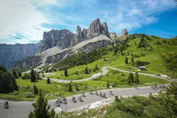 Feiertage für Kurvenkunst-Liebhaber