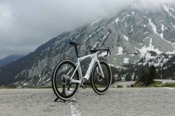 Megamo Upon 2027 - Avinox-Rennrad Wumms