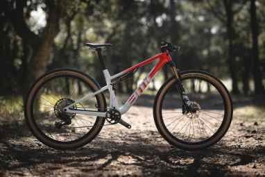 Neues Cross-Country-Racebike mit Raffinessen