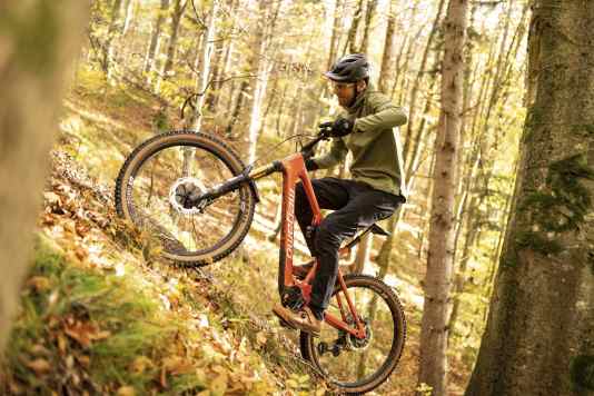 13 practical items for autumn cycle tours