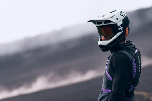 Rose-Jersey, Sweet-Helm & Fox-Allwetter-Schuhe in Gefahr