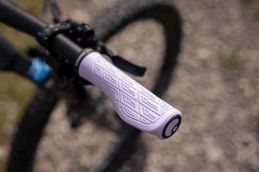 Neuer ergonomischer MTB-Griff soll taube Finger und Handgelenksschmerzen reduzieren