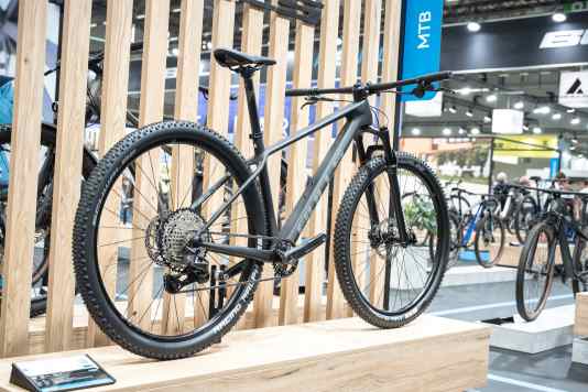 Carbon-Hardtail mit XT ab 1599 Euro