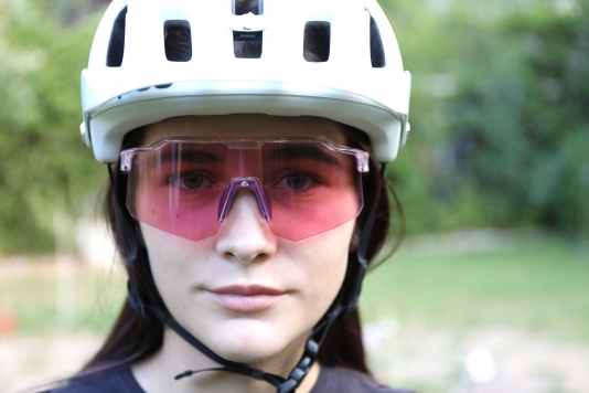 Was können die selbsttönenden Sportbrillen zum Dumping-Preis