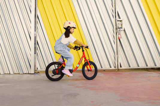 2-in-1: Laufrad und Kinderfahrrad in einem