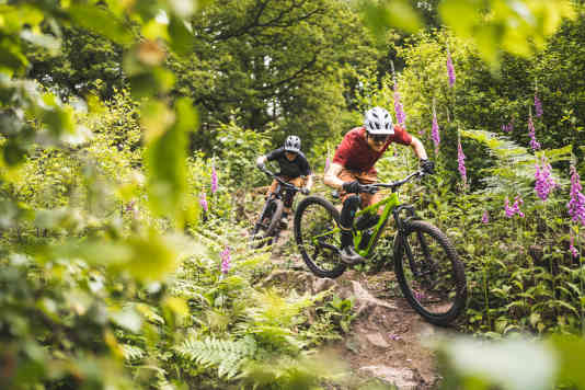 Ausrüstung fürs Mountainbiken im Frühjahr