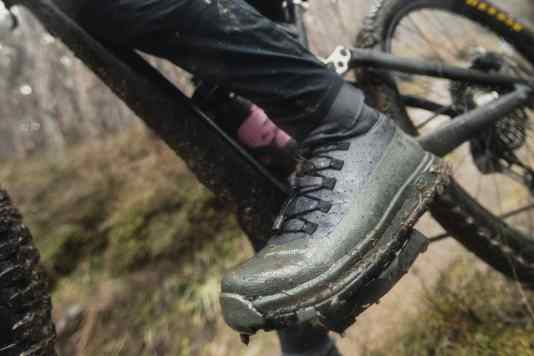 Wasserdichter Flatpedal-Schuh für die kalte Jahreszeit