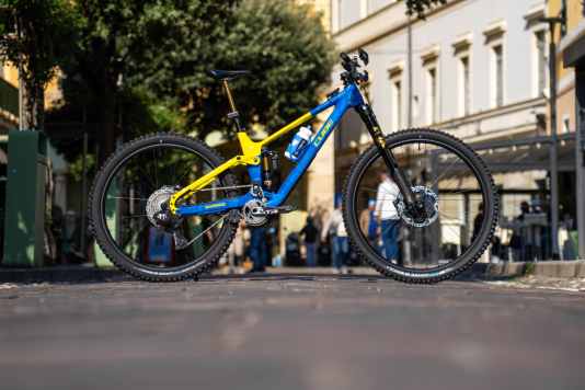 Das ist das Cube-Enduro mit 30,5 Zoll Vorderrad