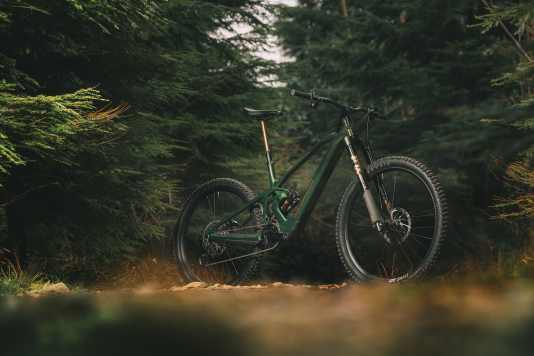 Avinox-Enduro mit üppig Federweg