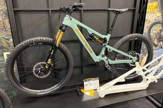 9 neue E-Bikes mit Avinox M2S