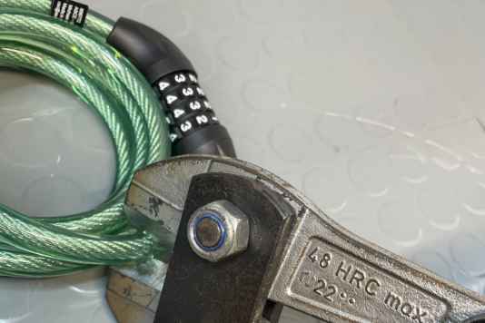 Fahrradschlösser von Aldi im Bolzenschneider-Test