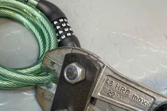 Wie sicher sind die Schlösser von Aldi vor dem Bolzenschneider?