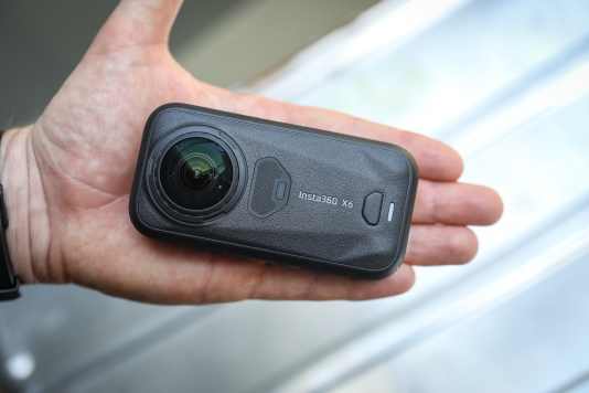 Ist die 8K-360°-Kamera mit Dreifach-KI-Chip perfekt fürs MTB?