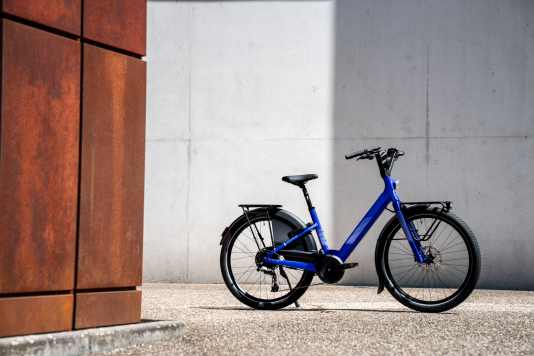 Futuristisches Alltags-E-Bike mit Bosch-Nabenmotor