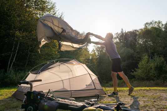 Raus ins Abenteuer: Zelt, Isomatte & Schlafsack von Nemo