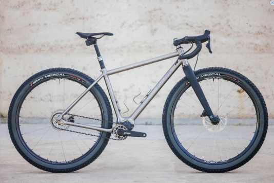 Formvollendetes Getriebe-Gravelbike