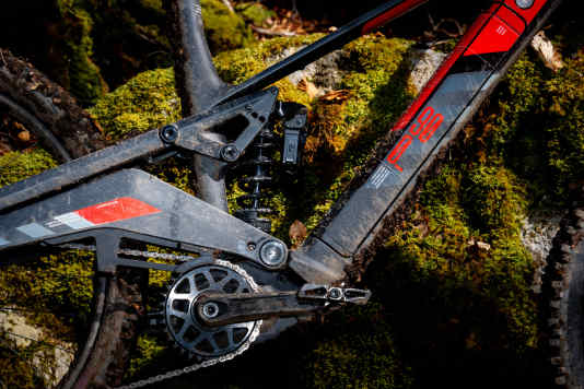 Das R.EXC hat 45 Geo-Settings und den Avinox-M2S-Motor!