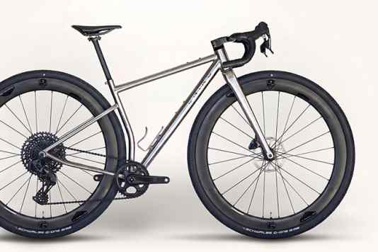 Der erste Aero-Laufradsatz für 32"-Gravelbikes geht in Serie