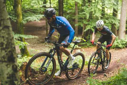 Funk-Schaltung Shimano XTR Di2 anno 2016 vs. Di2 2025