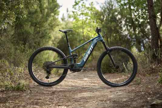 Liv und Giant zeigen neue E-MTBs