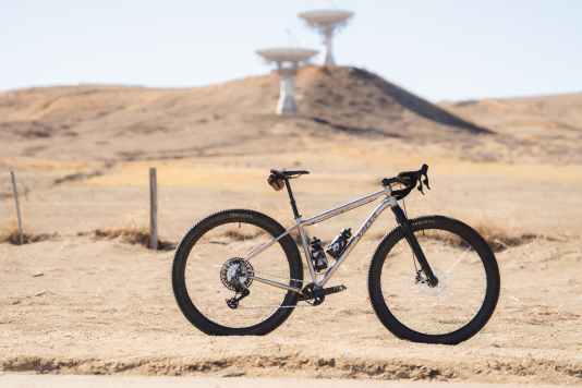 Kult-Bikepacking-Bike rollt jetzt auf 32-Zoll-Rädern