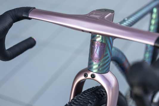 Gravel- und Rennrad-Cockpit in 60 Konfigurationen, auch für 32 Zoll