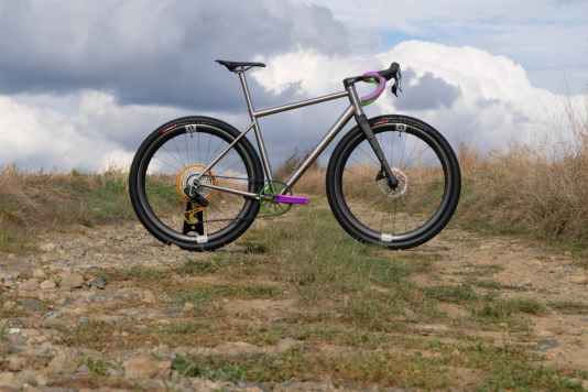 Titan-Gravelbike mit zwei Gesichtern