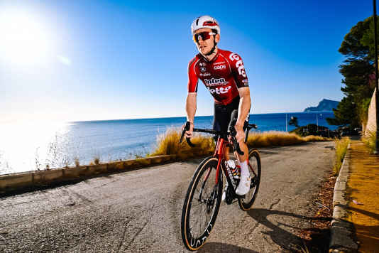 Lotto-Intermarché mit umgedrehtem Jersey in Frankreich, Polen und Portugal