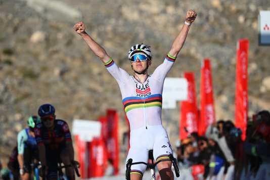 Pogačar triumphiert bei Bergankunft