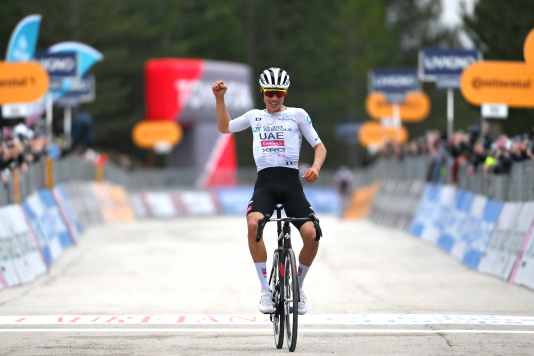 Ayuso triumphiert auf Königsetappe