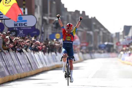 Mega-Solo! Pedersen überragt bei belgischem Klassiker