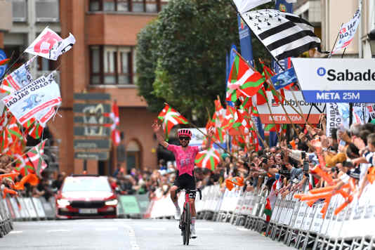 Ben Healy gewinnt 5. Etappe mit 56-Kilometer-Solo