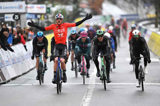 Keine Königsetappe: Godon gewinnt Bergaufsprint nach 47 Kilometern