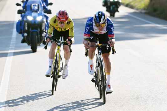 Evenepoel stürzt auf dem Weg zum Sieg, Godon gewinnt im Sprint