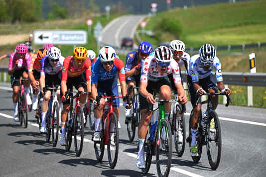The dynamics of the breakaway group