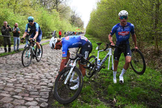 Spektakuläre Bilder vom Kopfsteinpflaster-Rennen