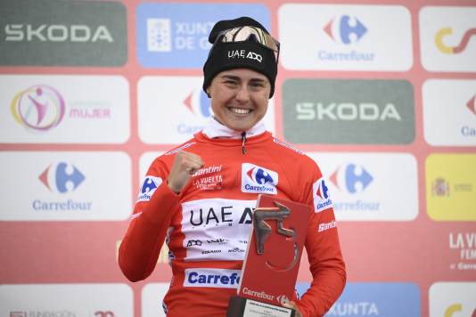 Movistar bindet Vuelta-Siegerin Blasi für drei Jahre
