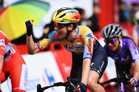 Kopecky schenkt Sieg ihrer Teamkollegin Bredewold