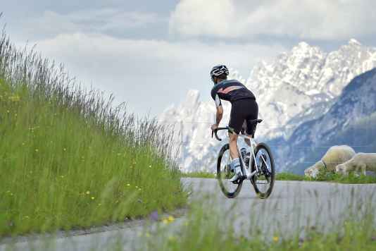 Rundfahrtsieger Helmut Wechselberger am Start in Osttirol